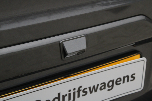 Ford Tourneo Custom 320 2.0 TDCI L2H1 185pk - 2x Schuif - Xenon - Trekhaak - Standkachel - Leder - Camera - Carplay - Blindspot - Rijklaar