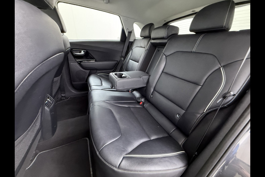 Kia e-Niro 64kWh Leer+Elek.Stoel+Memory+Gekoeld Warmtepomp ExecutiveLine JBL®-Hifi Adap.Cruise Camera Navi Ecc Pdc Stoelverwarming-Koeling SOH 100% Stuurverwarming  Keyless Blind Spot Lane Assist Led Lmv 17" 1e Eigenaar Origineel Nederlandse Auto € 48.000,- nieuw