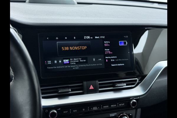 Kia e-Niro 64kWh Leer+Elek.Stoel+Memory+Gekoeld Warmtepomp ExecutiveLine JBL®-Hifi Adap.Cruise Camera Navi Ecc Pdc Stoelverwarming-Koeling SOH 100% Stuurverwarming  Keyless Blind Spot Lane Assist Led Lmv 17" 1e Eigenaar Origineel Nederlandse Auto € 48.000,- nieuw