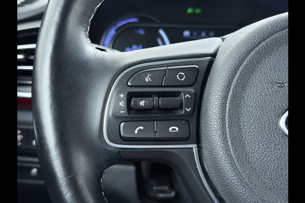 Kia e-Niro 64kWh Leer+Elek.Stoel+Memory+Gekoeld Warmtepomp ExecutiveLine JBL®-Hifi Adap.Cruise Camera Navi Ecc Pdc Stoelverwarming-Koeling SOH 100% Stuurverwarming  Keyless Blind Spot Lane Assist Led Lmv 17" 1e Eigenaar Origineel Nederlandse Auto € 48.000,- nieuw