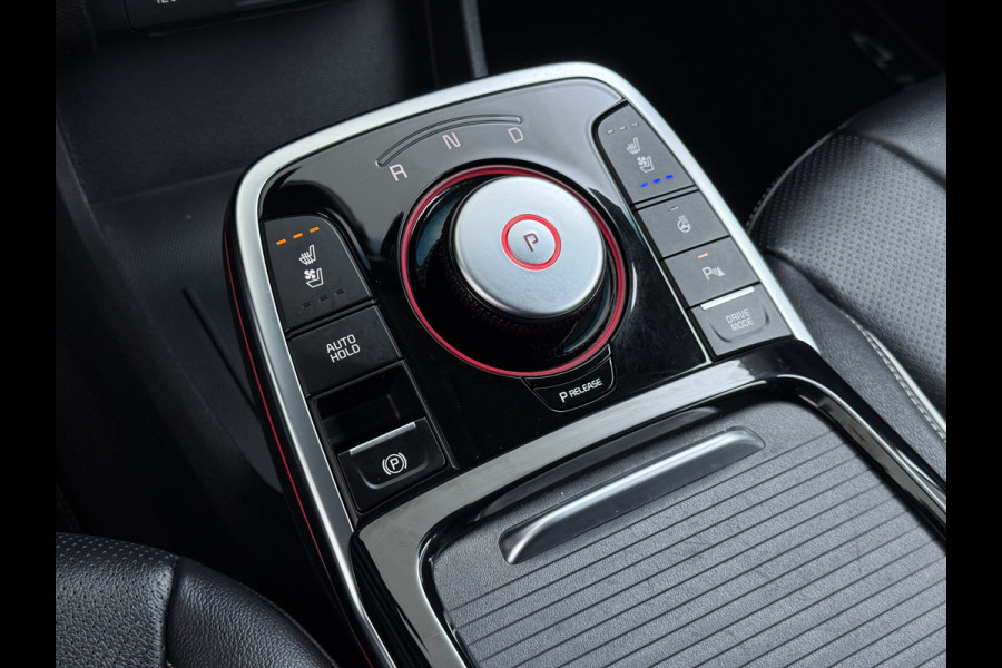 Kia e-Niro 64kWh Leer+Elek.Stoel+Memory+Gekoeld Warmtepomp ExecutiveLine JBL®-Hifi Adap.Cruise Camera Navi Ecc Pdc Stoelverwarming-Koeling SOH 100% Stuurverwarming  Keyless Blind Spot Lane Assist Led Lmv 17" 1e Eigenaar Origineel Nederlandse Auto € 48.000,- nieuw