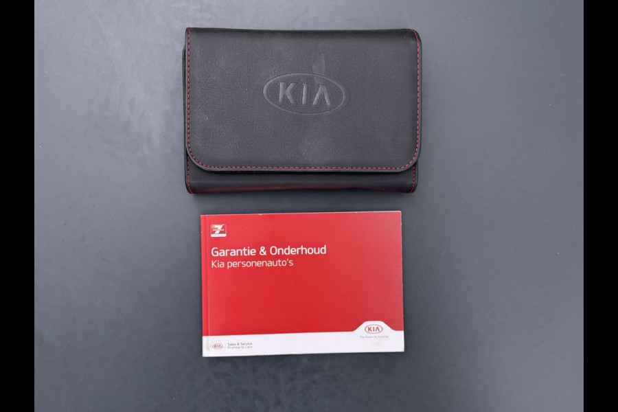 Kia e-Niro 64kWh Leer+Elek.Stoel+Memory+Gekoeld Warmtepomp ExecutiveLine JBL®-Hifi Adap.Cruise Camera Navi Ecc Pdc Stoelverwarming-Koeling SOH 100% Stuurverwarming  Keyless Blind Spot Lane Assist Led Lmv 17" 1e Eigenaar Origineel Nederlandse Auto € 48.000,- nieuw