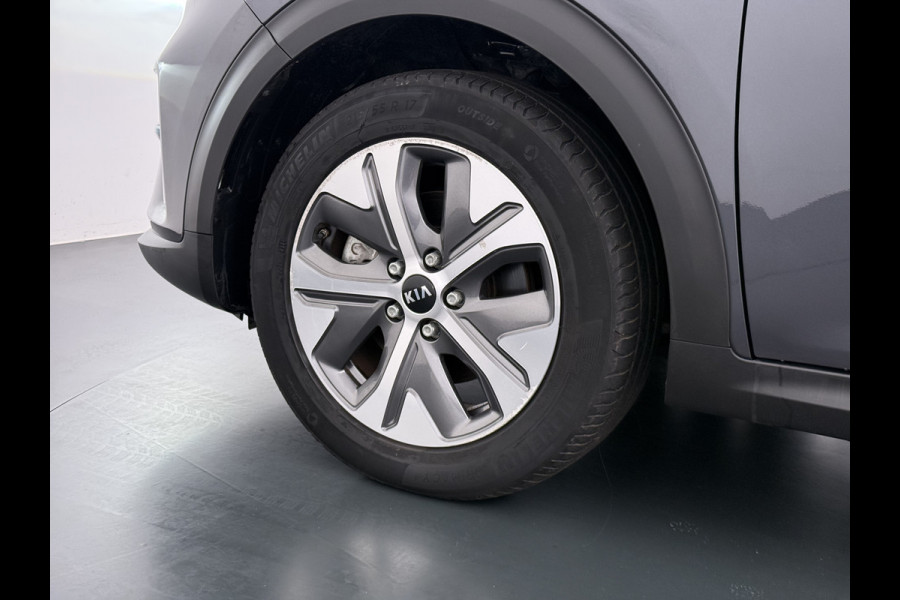 Kia e-Niro 64kWh Leer+Elek.Stoel+Memory+Gekoeld Warmtepomp ExecutiveLine JBL®-Hifi Adap.Cruise Camera Navi Ecc Pdc Stoelverwarming-Koeling SOH 100% Stuurverwarming  Keyless Blind Spot Lane Assist Led Lmv 17" 1e Eigenaar Origineel Nederlandse Auto € 48.000,- nieuw