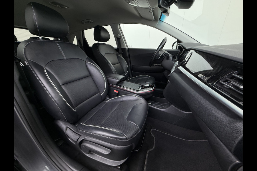 Kia e-Niro 64kWh Leer+Elek.Stoel+Memory+Gekoeld Warmtepomp ExecutiveLine JBL®-Hifi Adap.Cruise Camera Navi Ecc Pdc Stoelverwarming-Koeling SOH 100% Stuurverwarming  Keyless Blind Spot Lane Assist Led Lmv 17" 1e Eigenaar Origineel Nederlandse Auto € 48.000,- nieuw