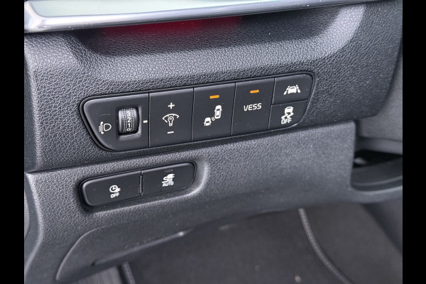 Kia e-Niro 64kWh Leer+Elek.Stoel+Memory+Gekoeld Warmtepomp ExecutiveLine JBL®-Hifi Adap.Cruise Camera Navi Ecc Pdc Stoelverwarming-Koeling SOH 100% Stuurverwarming  Keyless Blind Spot Lane Assist Led Lmv 17" 1e Eigenaar Origineel Nederlandse Auto € 48.000,- nieuw