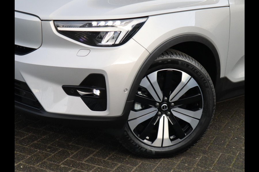 Volvo XC40 Recharge Twin Ultimate 78 kWh / Panoramadak / Stoelverwarming / Parkeersensoren voor+achter / Apple Carplay/Android Auto / 19 Inch / LED / Harman Kardon