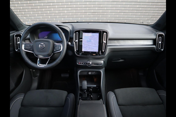 Volvo XC40 Recharge Twin Ultimate 78 kWh / Panoramadak / Stoelverwarming / Parkeersensoren voor+achter / Apple Carplay/Android Auto / 19 Inch / LED / Harman Kardon