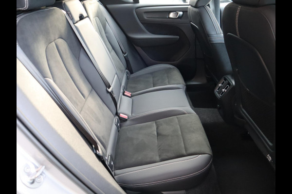 Volvo XC40 Recharge Twin Ultimate 78 kWh / Panoramadak / Stoelverwarming / Parkeersensoren voor+achter / Apple Carplay/Android Auto / 19 Inch / LED / Harman Kardon