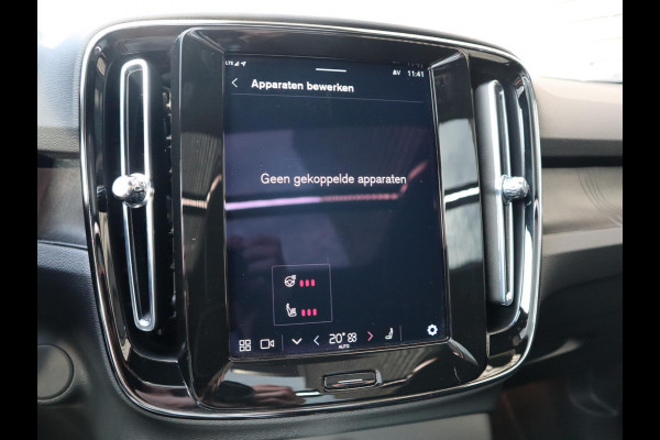 Volvo XC40 Recharge Twin Ultimate 78 kWh / Panoramadak / Stoelverwarming / Parkeersensoren voor+achter / Apple Carplay/Android Auto / 19 Inch / LED / Harman Kardon