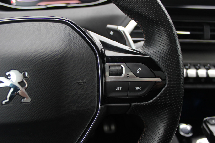 Peugeot 5008 1.2 PureTech Allure Pack 7p. / Panoramadak / Camera / Half leder / LED Koplampen / 19'' / Stoelverwarming / DAB / Dodehoek / Cruise Control