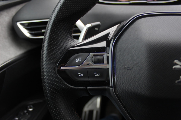 Peugeot 5008 1.2 PureTech Allure Pack 7p. / Panoramadak / Camera / Half leder / LED Koplampen / 19'' / Stoelverwarming / DAB / Dodehoek / Cruise Control