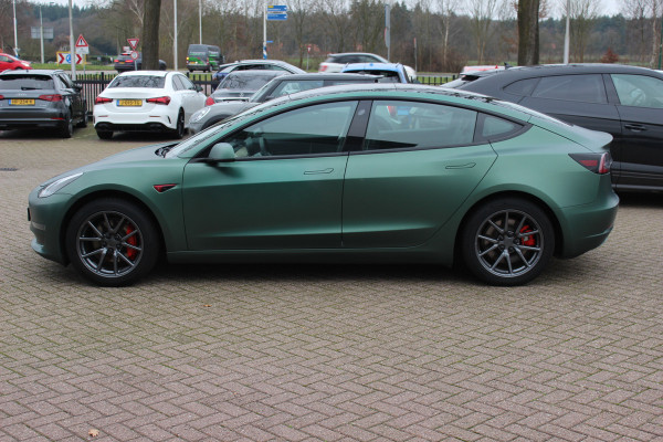 Tesla Model 3 Long Range AWD 75 kWh / NIEUWE BATTERIJ / SoH 88.4% / Trekhaak / Autopilot / Panoramadak / Camera / Leder / 19'' / Leder / Premium Audio /