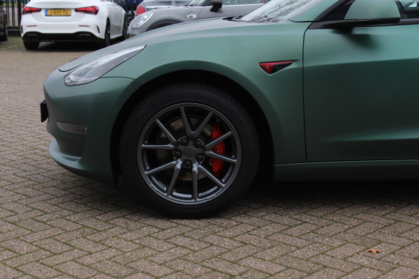 Tesla Model 3 Long Range AWD 75 kWh / NIEUWE BATTERIJ / SoH 88.4% / Trekhaak / Autopilot / Panoramadak / Camera / Leder / 19'' / Leder / Premium Audio /