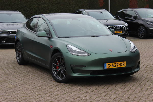 Tesla Model 3 Long Range AWD 75 kWh / NIEUWE BATTERIJ / SoH 88.4% / Trekhaak / Autopilot / Panoramadak / Camera / Leder / 19'' / Leder / Premium Audio /