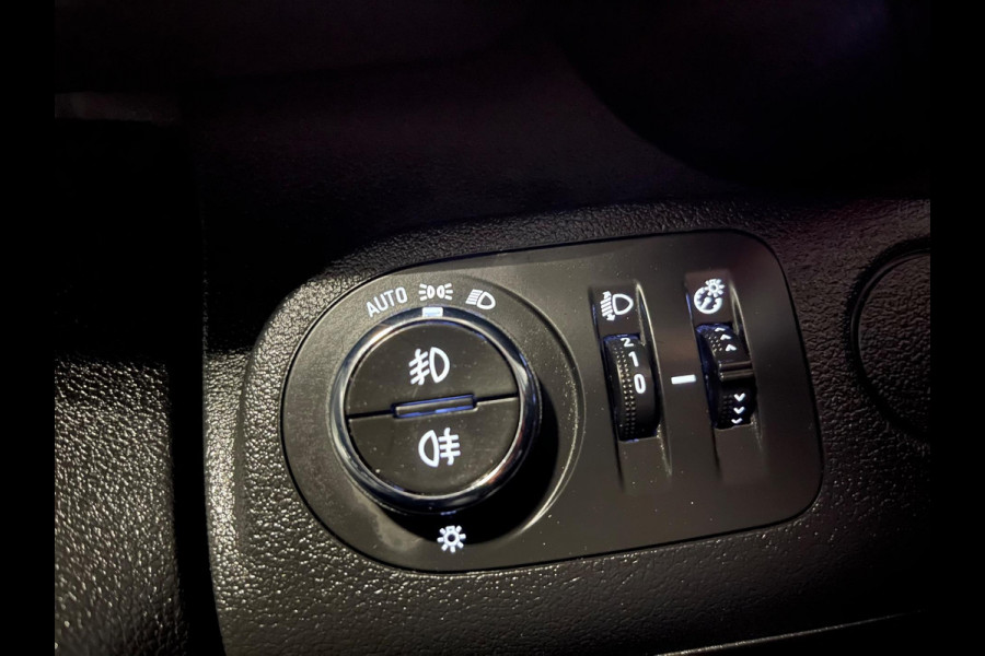 Opel Combo Benzine 1.2 Turbo L2H1 Edition 3Persoons, Airco, CruiseControl, Navigatie, Trekhaak, RIJKLAARPRIJS!