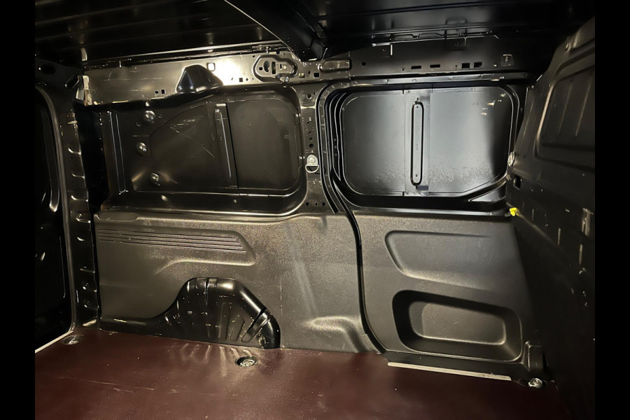 Opel Combo Benzine 1.2 Turbo L2H1 Edition 3Persoons, Airco, CruiseControl, Navigatie, Trekhaak, RIJKLAARPRIJS!