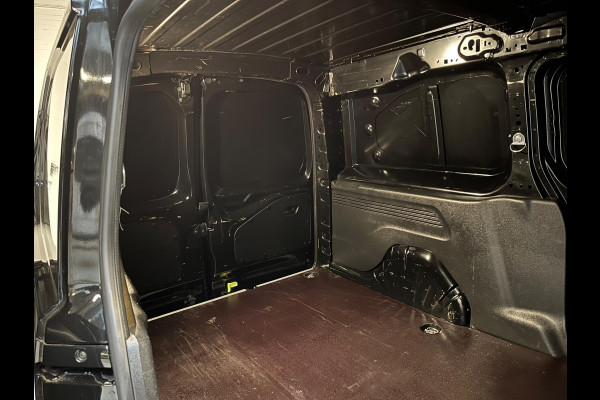 Opel Combo Benzine 1.2 Turbo L2H1 Edition 3Persoons, Airco, CruiseControl, Navigatie, Trekhaak, RIJKLAARPRIJS!