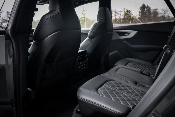 Audi Q8 60 TFSI e quattro Pro Line S Competition ADAPTIVE CRUISE | MASSAGE | STOELVERKOELING & VERWARMING | AERA PACK | STUURVERWARMING | DUBBEL GLAS | TREKHAAK | LEDER | SPORTSTOELEN |