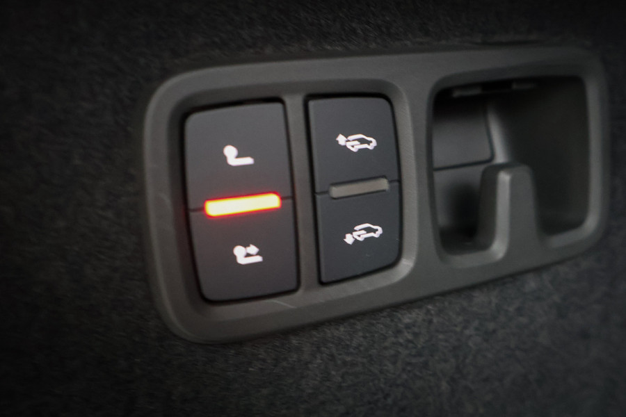 Audi Q8 60 TFSI e quattro Pro Line S Competition ADAPTIVE CRUISE | MASSAGE | STOELVERKOELING & VERWARMING | AERA PACK | STUURVERWARMING | DUBBEL GLAS | TREKHAAK | LEDER | SPORTSTOELEN |