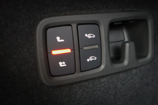 Audi Q8 60 TFSI e quattro Pro Line S Competition ADAPTIVE CRUISE | MASSAGE | STOELVERKOELING & VERWARMING | AERA PACK | STUURVERWARMING | DUBBEL GLAS | TREKHAAK | LEDER | SPORTSTOELEN |