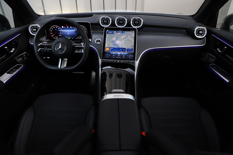 Mercedes-Benz GLC 400e AMG 4-Matic | 381PK | Head-up | Keyless-go | Pano | Sfeerverlichting | Burmester | Digital-light | Trekhaak | 2024.