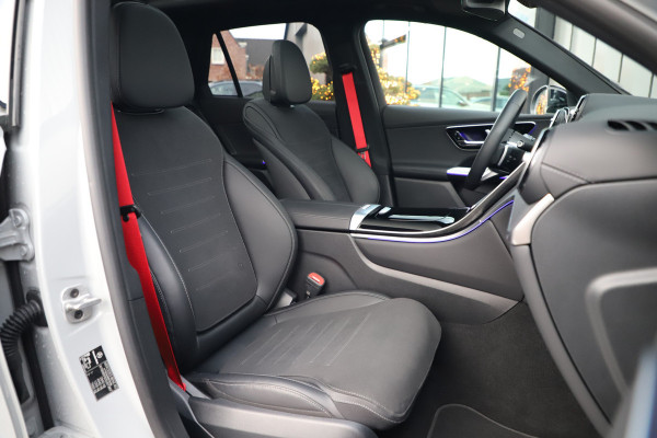 Mercedes-Benz GLC 400e AMG 4-Matic | 381PK | Head-up | Keyless-go | Pano | Sfeerverlichting | Burmester | Digital-light | Trekhaak | 2024.