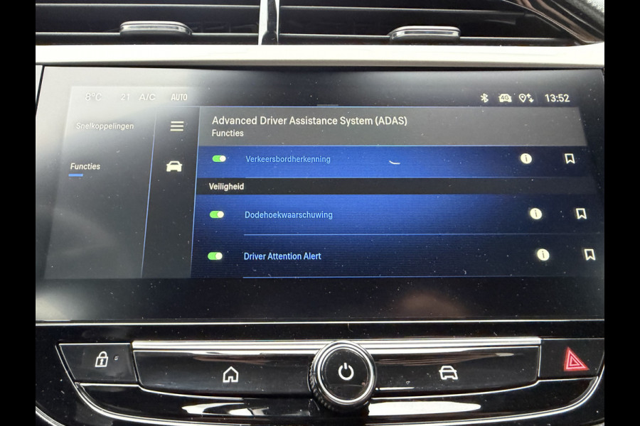 Opel Corsa 75pk GS (Camera - Stoel-/-stuurverwarming - Automatische Airco - LED - Keyless Entry - Parkeersensoren V+A - Digitaal Dashboard)