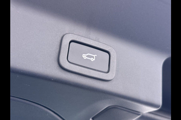 Jaguar F-Pace 2.0D AWD AUT-8 Portfolio Leer Pano-Dak Digitaal Dashboard Camera Meridian®-Audio Navi 4-Zone Ecc Android Auto Apple Carplay Pdc Stoel+Achterbankverwarming Elek.Stoelen+Memory Lmv 19" Bi-xenon Blind Spot Keyless Elek.Achterklep Origineel Nederlandse Auto Nieuwprijs  €87.786,- Zeer compleet!