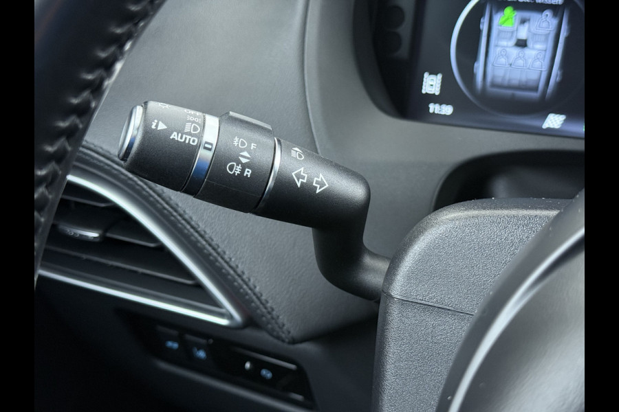 Jaguar F-Pace 2.0D AWD AUT-8 Portfolio Leer Pano-Dak Digitaal Dashboard Camera Meridian®-Audio Navi 4-Zone Ecc Android Auto Apple Carplay Pdc Stoel+Achterbankverwarming Elek.Stoelen+Memory Lmv 19" Bi-xenon Blind Spot Keyless Elek.Achterklep Origineel Nederlandse Auto Nieuwprijs  €87.786,- Zeer compleet!