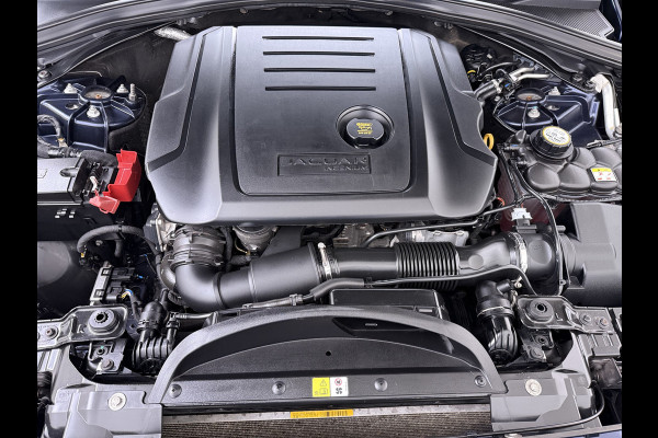 Jaguar F-Pace 2.0D AWD AUT-8 Portfolio Leer Pano-Dak Digitaal Dashboard Camera Meridian®-Audio Navi 4-Zone Ecc Android Auto Apple Carplay Pdc Stoel+Achterbankverwarming Elek.Stoelen+Memory Lmv 19" Bi-xenon Blind Spot Keyless Elek.Achterklep Origineel Nederlandse Auto Nieuwprijs  €87.786,- Zeer compleet!