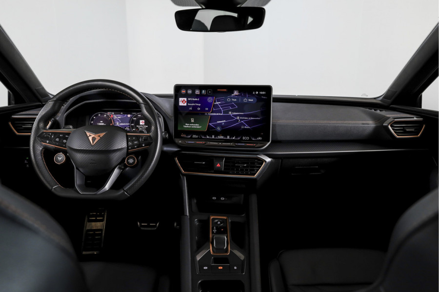 CUPRA Leon 1.5 TSI e-Hybrid 204 PK Performance | S/K-Panodak | Sennheiser | Dig. Cockpit | Adapt. Cruise | Stoel-+Stuurverw. | Elek. stoelen | Camera | NAV + App. Connect | ECC | Sennheiser | LM 18" | 2484