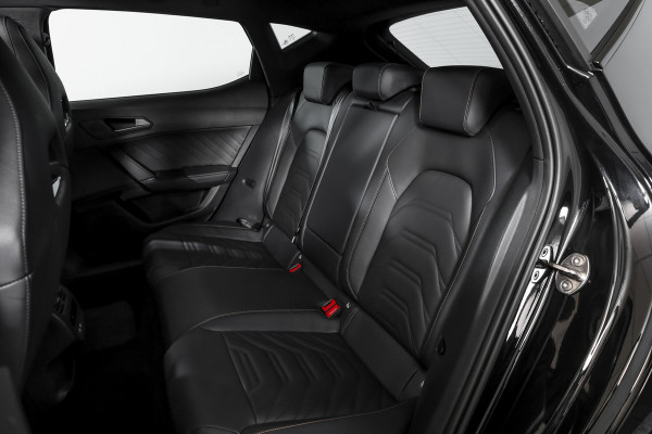 CUPRA Leon 1.5 TSI e-Hybrid 204 PK Performance | S/K-Panodak | Sennheiser | Dig. Cockpit | Adapt. Cruise | Stoel-+Stuurverw. | Elek. stoelen | Camera | NAV + App. Connect | ECC | Sennheiser | LM 18" | 2484