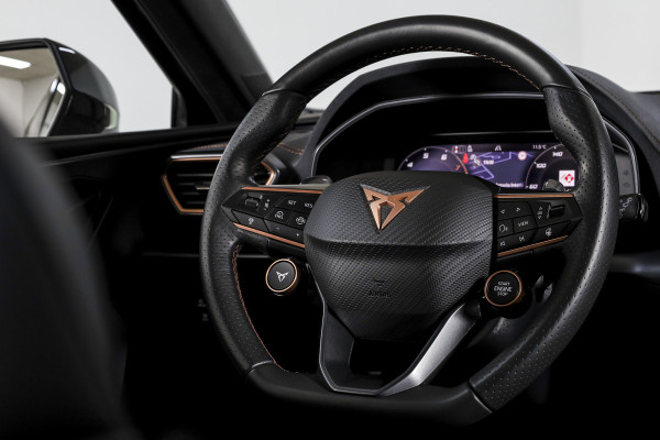CUPRA Leon 1.5 TSI e-Hybrid 204 PK Performance | S/K-Panodak | Sennheiser | Dig. Cockpit | Adapt. Cruise | Stoel-+Stuurverw. | Elek. stoelen | Camera | NAV + App. Connect | ECC | Sennheiser | LM 18" | 2484