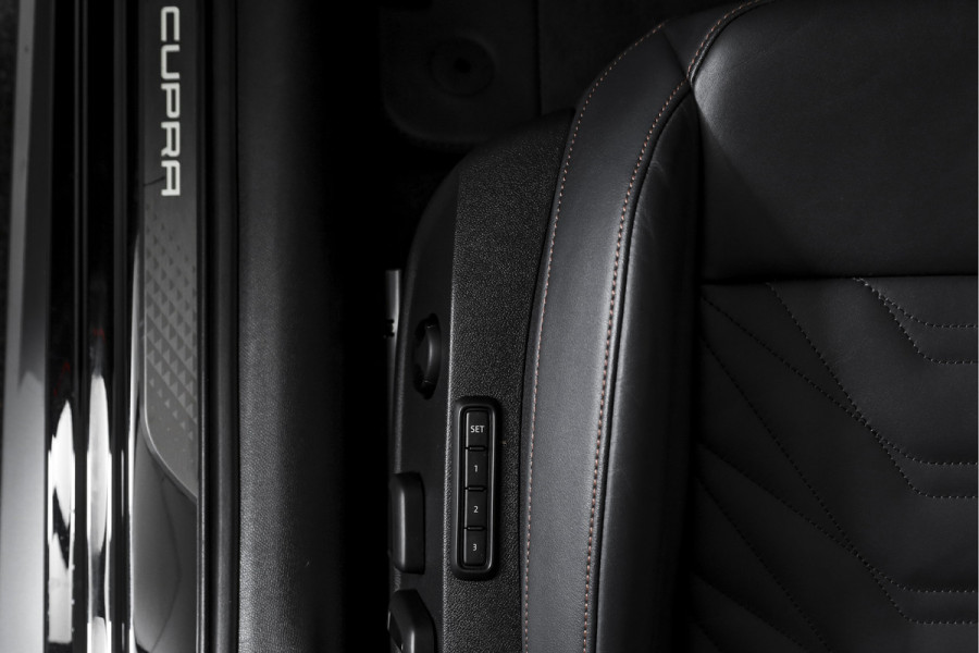 CUPRA Leon 1.5 TSI e-Hybrid 204 PK Performance | S/K-Panodak | Sennheiser | Dig. Cockpit | Adapt. Cruise | Stoel-+Stuurverw. | Elek. stoelen | Camera | NAV + App. Connect | ECC | Sennheiser | LM 18" | 2484
