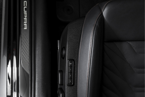 CUPRA Leon 1.5 TSI e-Hybrid 204 PK Performance | S/K-Panodak | Sennheiser | Dig. Cockpit | Adapt. Cruise | Stoel-+Stuurverw. | Elek. stoelen | Camera | NAV + App. Connect | ECC | Sennheiser | LM 18" | 2484