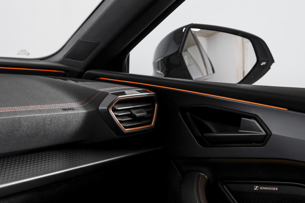 CUPRA Leon 1.5 TSI e-Hybrid 204 PK Performance | S/K-Panodak | Sennheiser | Dig. Cockpit | Adapt. Cruise | Stoel-+Stuurverw. | Elek. stoelen | Camera | NAV + App. Connect | ECC | Sennheiser | LM 18" | 2484