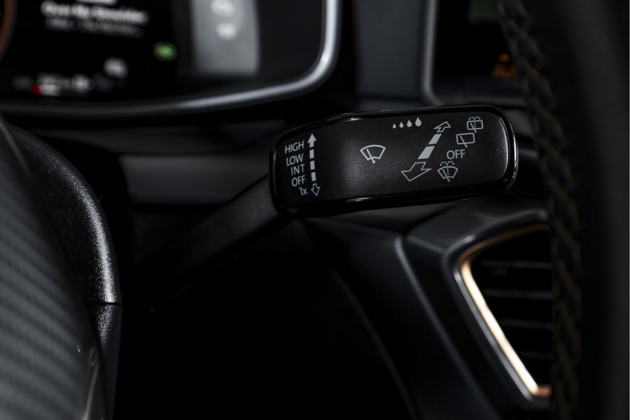 CUPRA Leon 1.5 TSI e-Hybrid 204 PK Performance | S/K-Panodak | Sennheiser | Dig. Cockpit | Adapt. Cruise | Stoel-+Stuurverw. | Elek. stoelen | Camera | NAV + App. Connect | ECC | Sennheiser | LM 18" | 2484