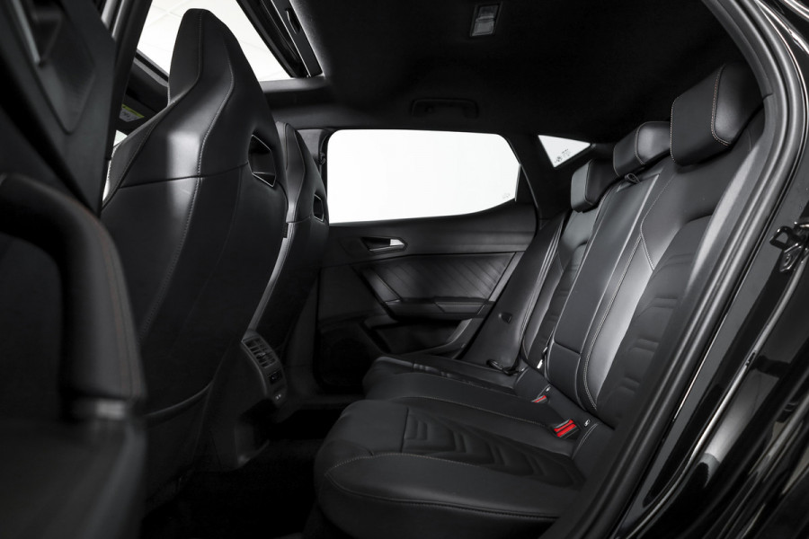 CUPRA Leon 1.5 TSI e-Hybrid 204 PK Performance | S/K-Panodak | Sennheiser | Dig. Cockpit | Adapt. Cruise | Stoel-+Stuurverw. | Elek. stoelen | Camera | NAV + App. Connect | ECC | Sennheiser | LM 18" | 2484