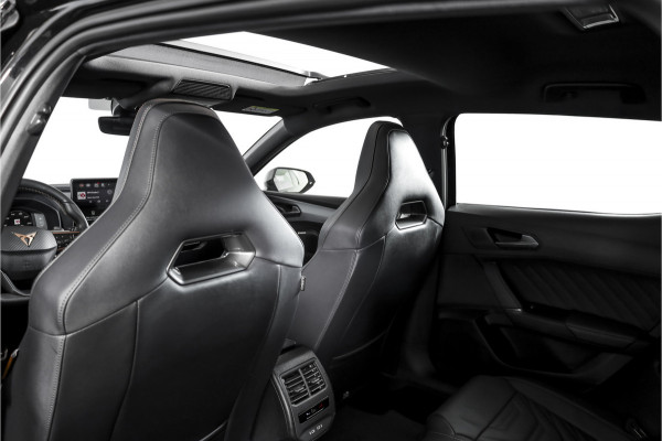 CUPRA Leon 1.5 TSI e-Hybrid 204 PK Performance | S/K-Panodak | Sennheiser | Dig. Cockpit | Adapt. Cruise | Stoel-+Stuurverw. | Elek. stoelen | Camera | NAV + App. Connect | ECC | Sennheiser | LM 18" | 2484
