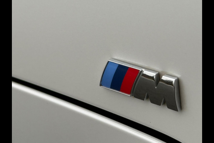 BMW 3 Serie Touring 330e Automaat M- Sport pakket, panoramadak, electr. trekhaak, camera, conqac leder sportinterieur