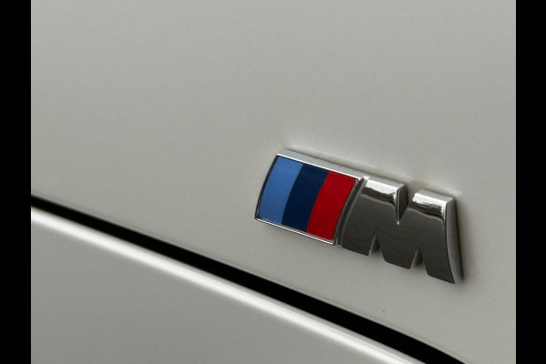 BMW 3 Serie Touring 330e Automaat M- Sport pakket, panoramadak, electr. trekhaak, camera, conqac leder sportinterieur