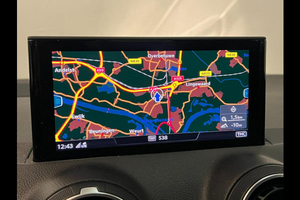 Audi Q2 30 TFSI / Leder / Navi / Camera / Stoelverwarming