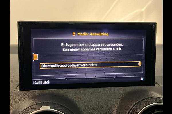 Audi Q2 30 TFSI / Leder / Navi / Camera / Stoelverwarming