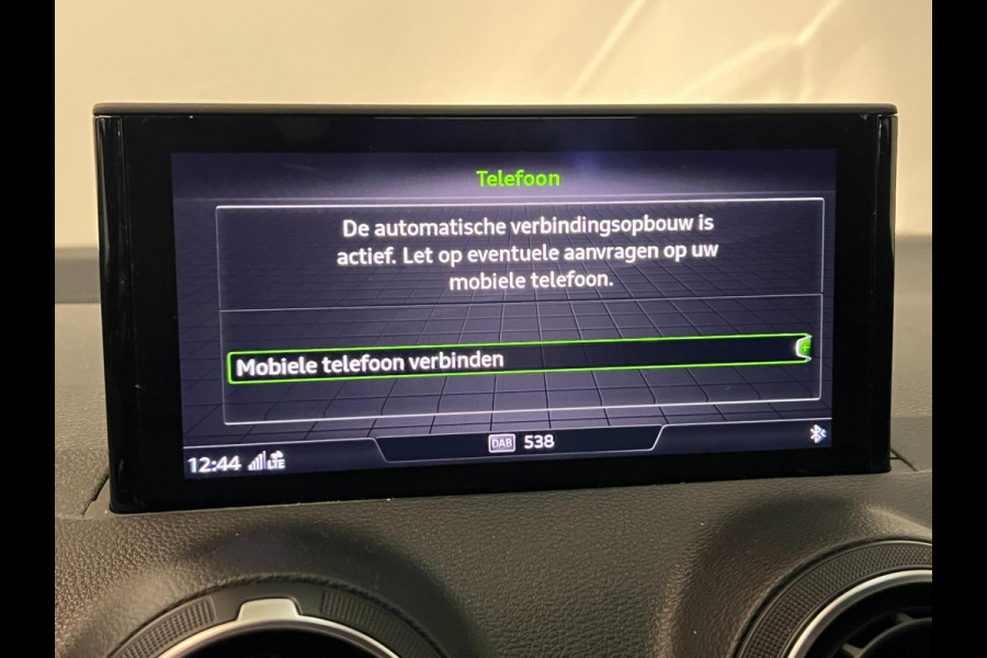 Audi Q2 30 TFSI / Leder / Navi / Camera / Stoelverwarming