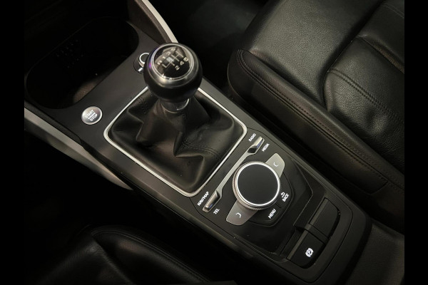 Audi Q2 30 TFSI / Leder / Navi / Camera / Stoelverwarming
