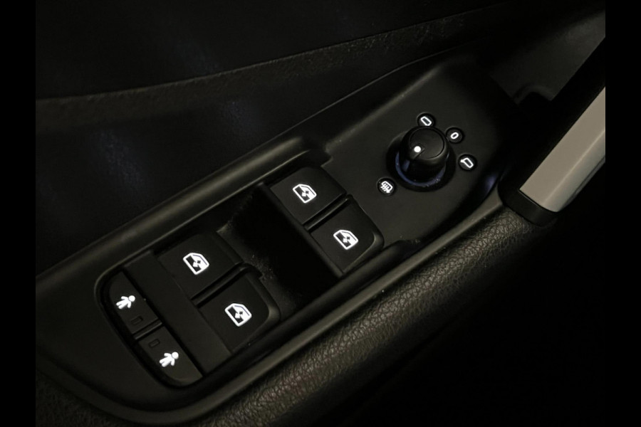 Audi Q2 30 TFSI / Leder / Navi / Camera / Stoelverwarming