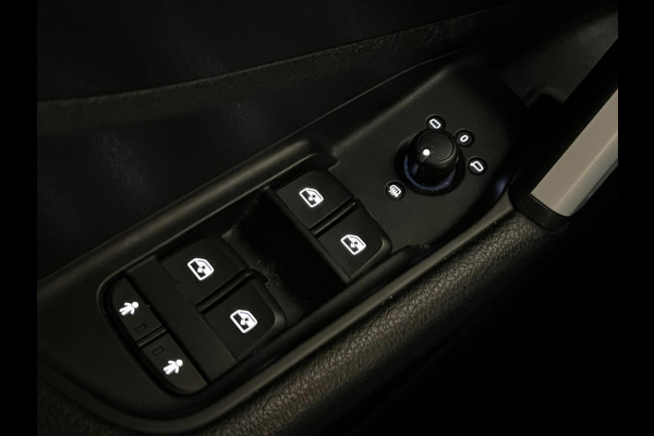 Audi Q2 30 TFSI / Leder / Navi / Camera / Stoelverwarming