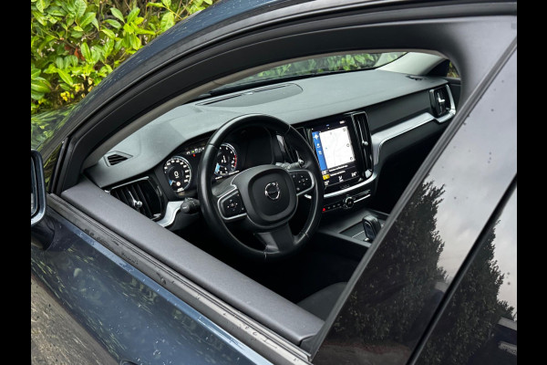 Volvo V60 2.0 B3 MOMENTUM ADVANTAGE CAMERA NAP CARPLAY CRUISE NAVIGATIE