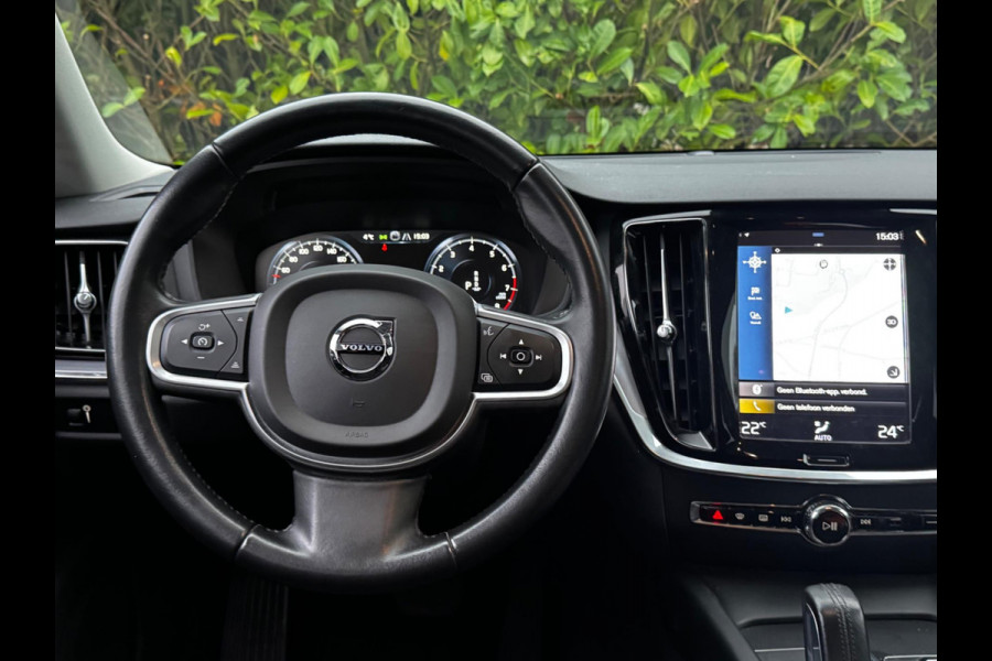 Volvo V60 2.0 B3 MOMENTUM ADVANTAGE CAMERA NAP CARPLAY CRUISE NAVIGATIE