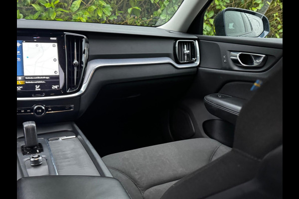 Volvo V60 2.0 B3 MOMENTUM ADVANTAGE CAMERA NAP CARPLAY CRUISE NAVIGATIE
